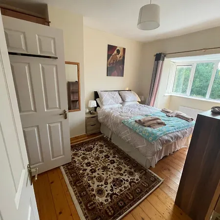 Heathervue Glanmire 3br Private House בית נופש