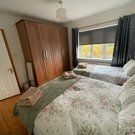 בית נופש Heathervue Glanmire 3br Private House קורק